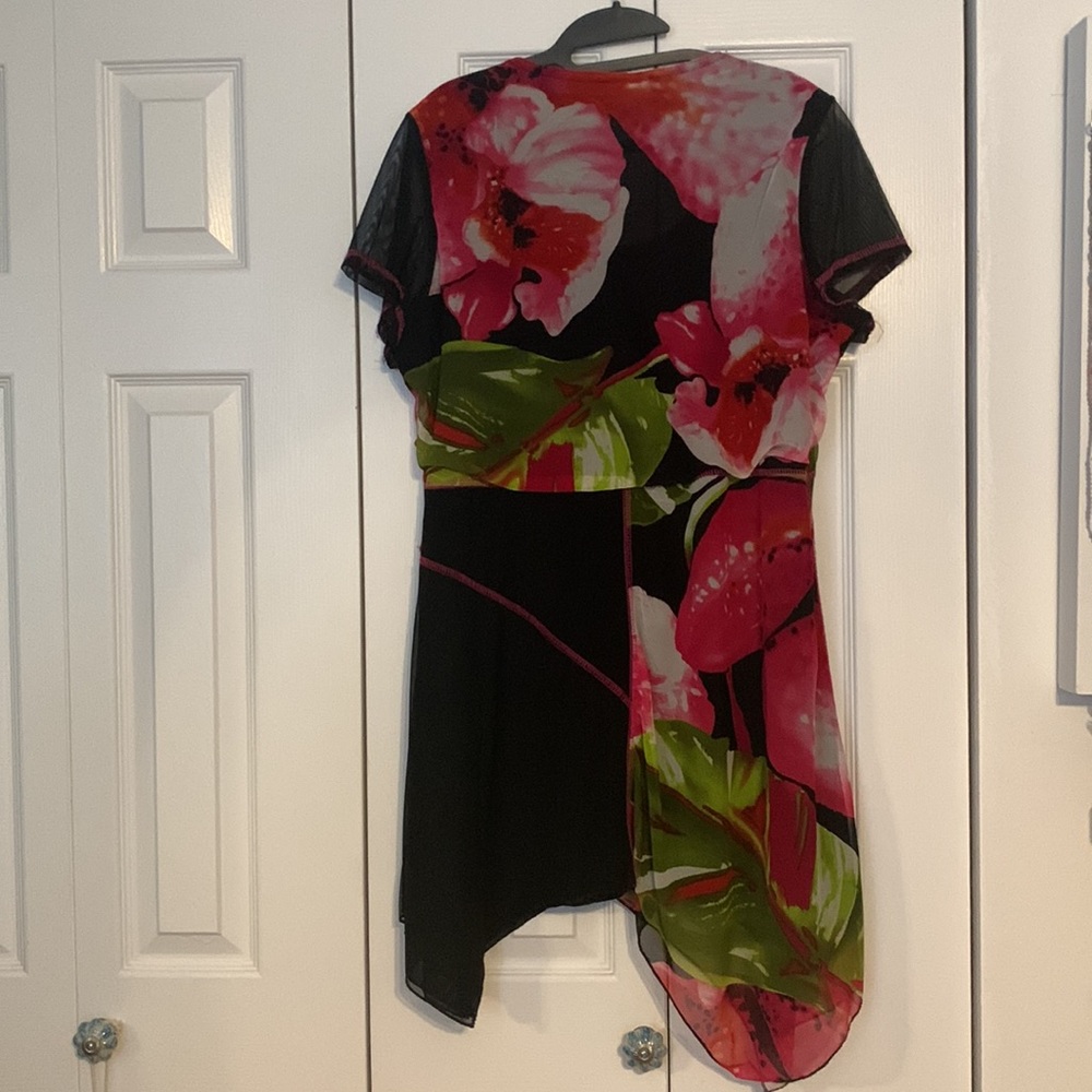 Tunic - Picture 3 of 3
